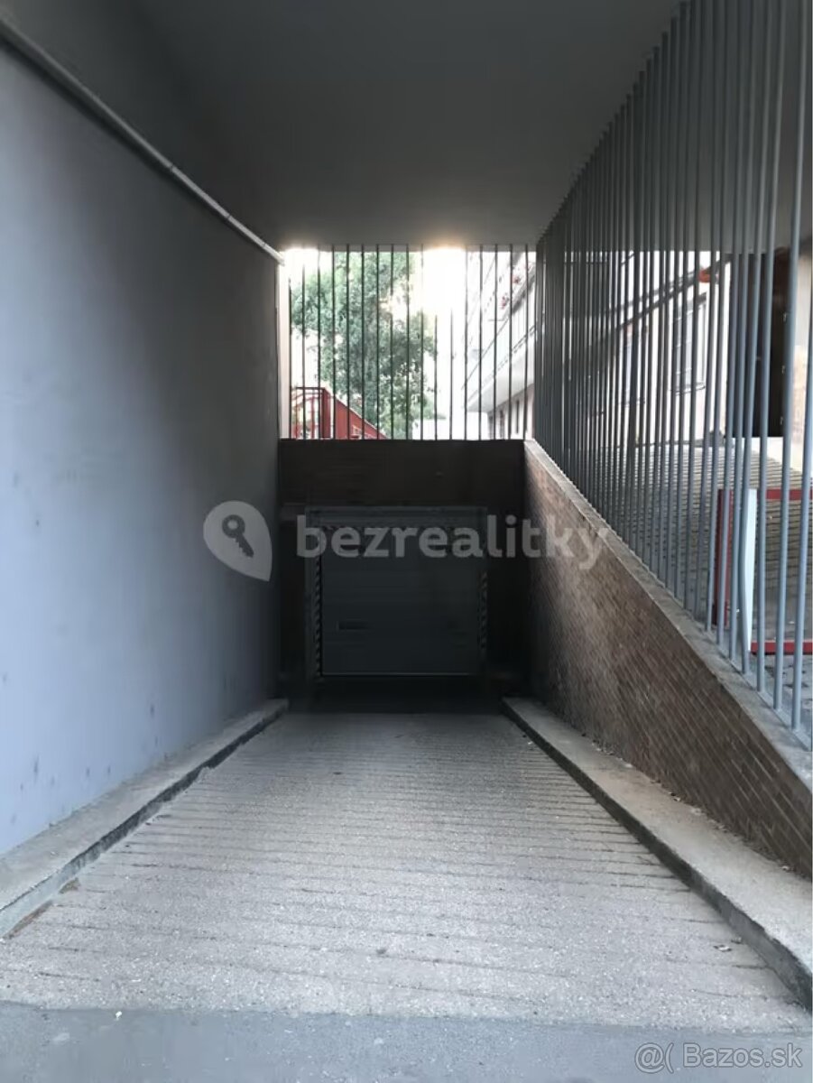 Garáž krytá súkromná Tehelná ulica, cca 20m2 - 6