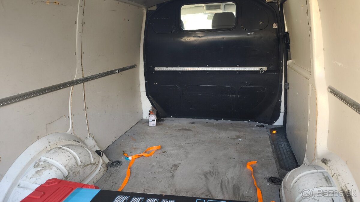 Volkswagen Transporter T5.1 2.0tdi - 6