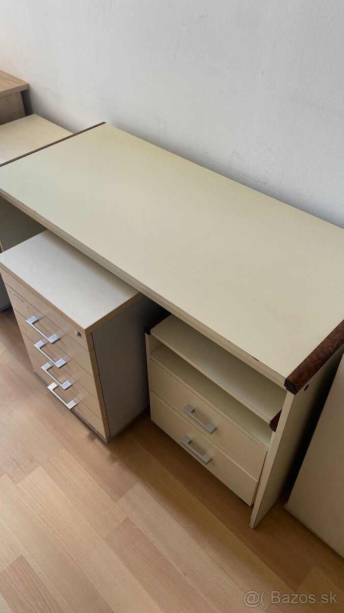 Kancelársky stôl - 6