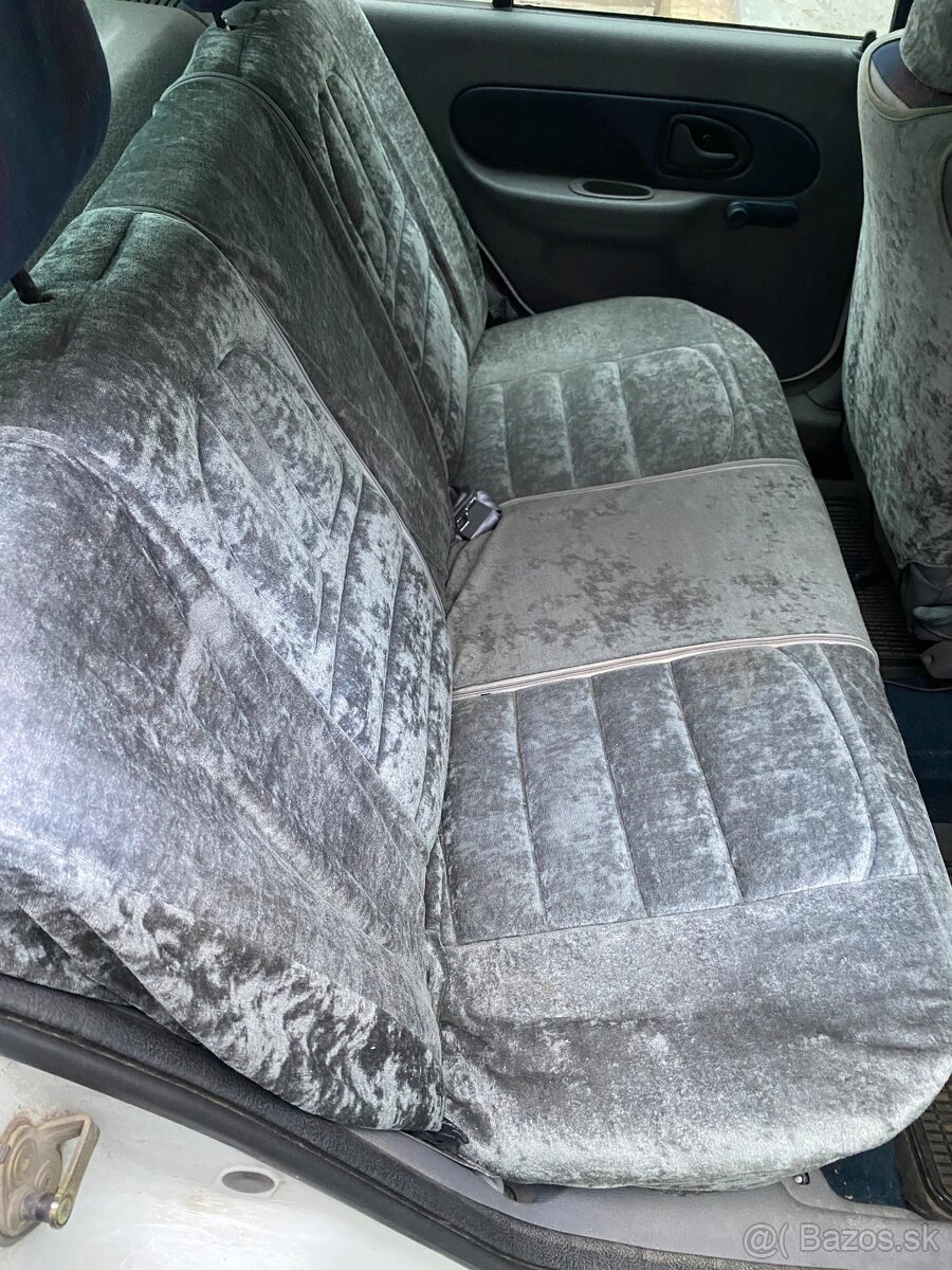 Predám Renault clio 1,2 8v - 6