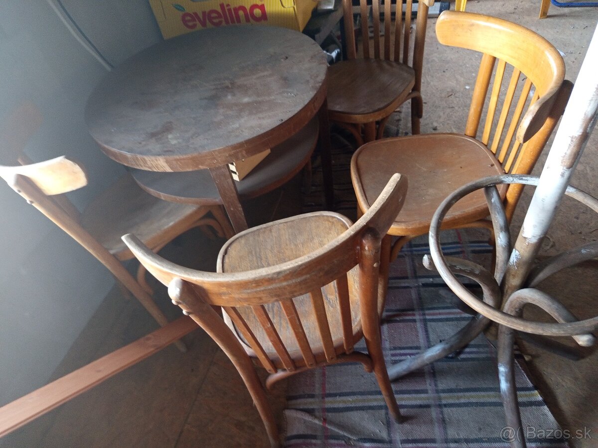 Stôl,stoličky,vesiak - 6