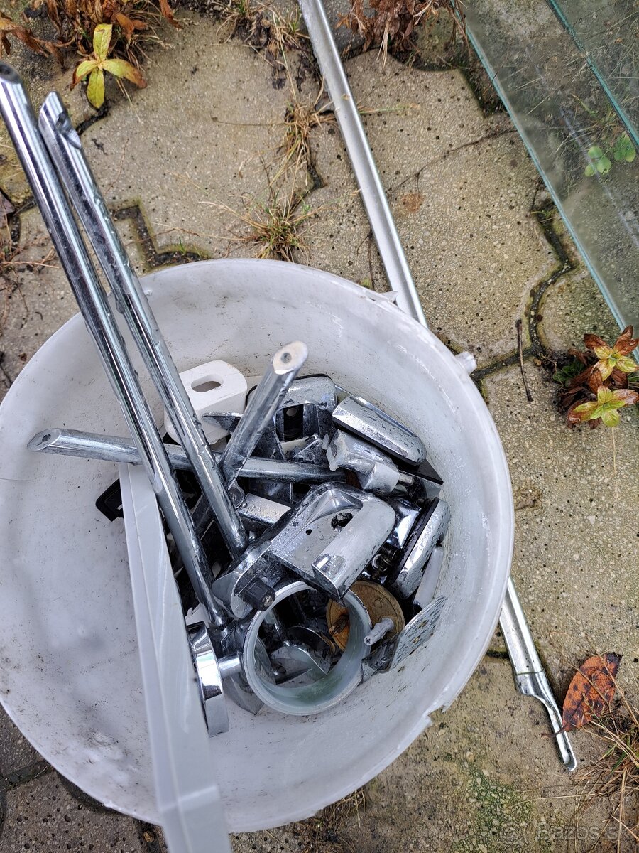 Predam sprchovy kut tvaru U aj z masaznym panelom - 6