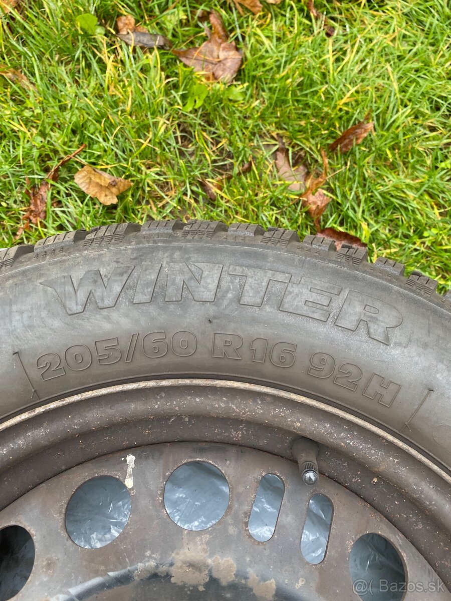 Predam gumy 205/60 R16 92H zimne - 6