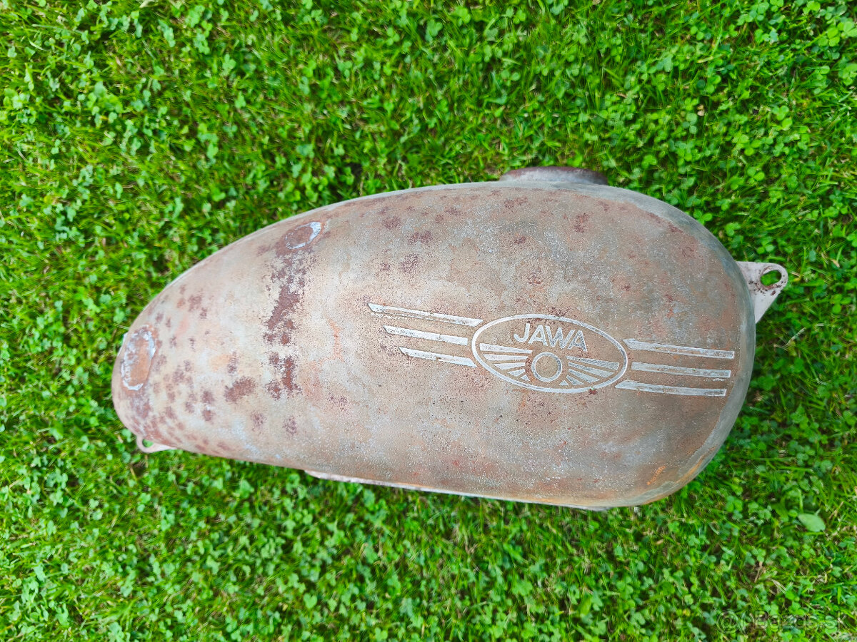 Jawa 250, 350 Kývačka, Panelka - nádrž - pěkná - 6