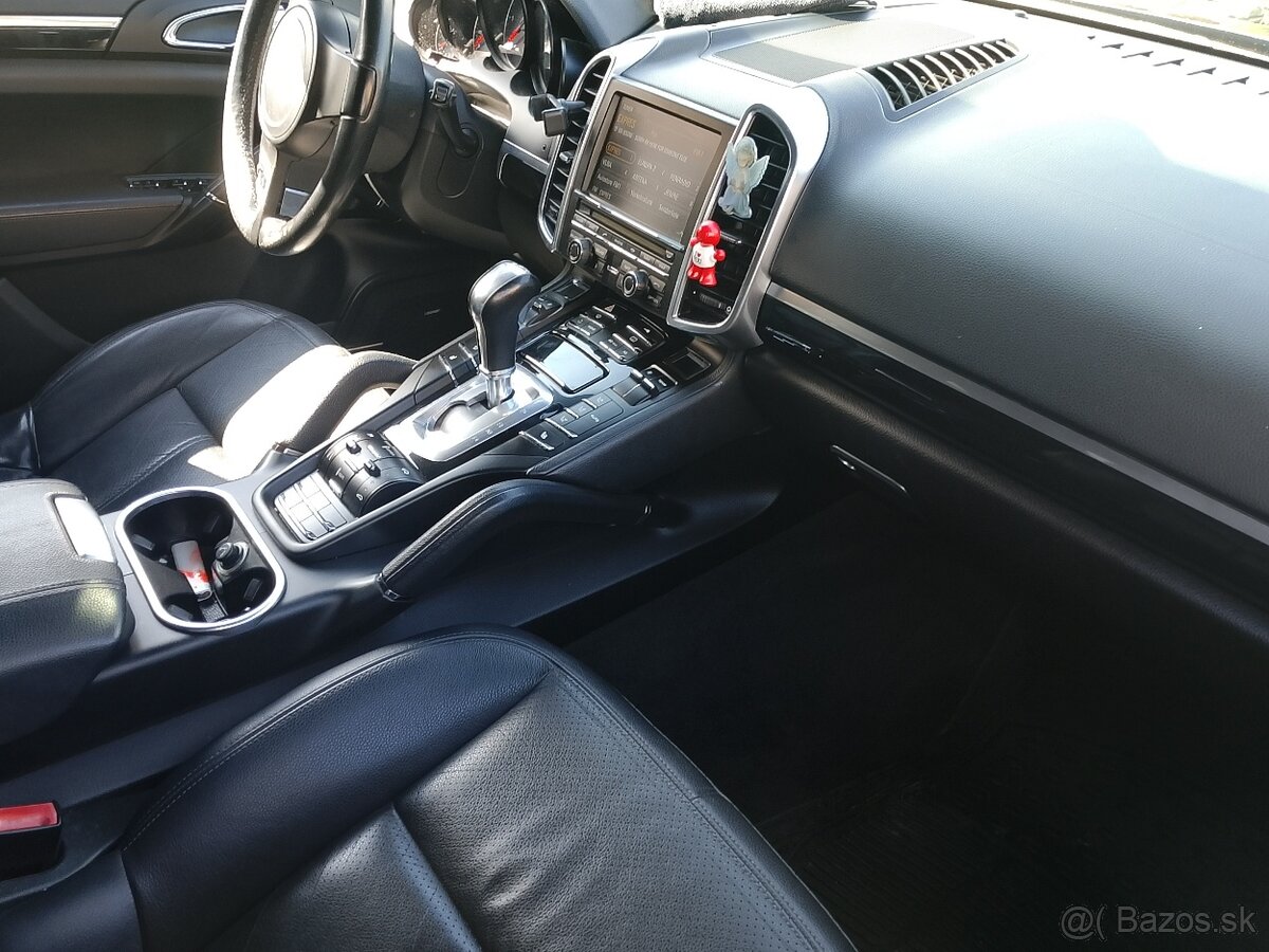 Porsche Cayenne - 6