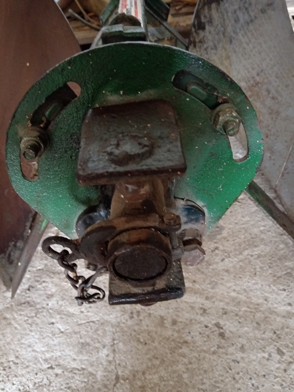 Predám pluh Pon 25 za malotraktor TZ4K Mt8 - 6