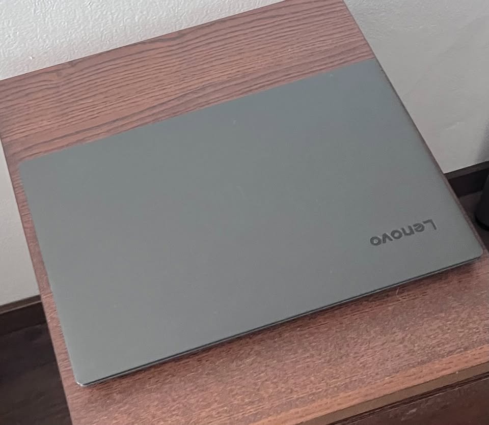 Predám notebook Lenovo V130 - 6