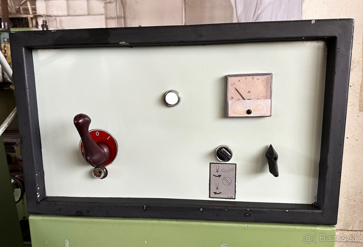 Frézka svislá konzolová FVE 20 - 6