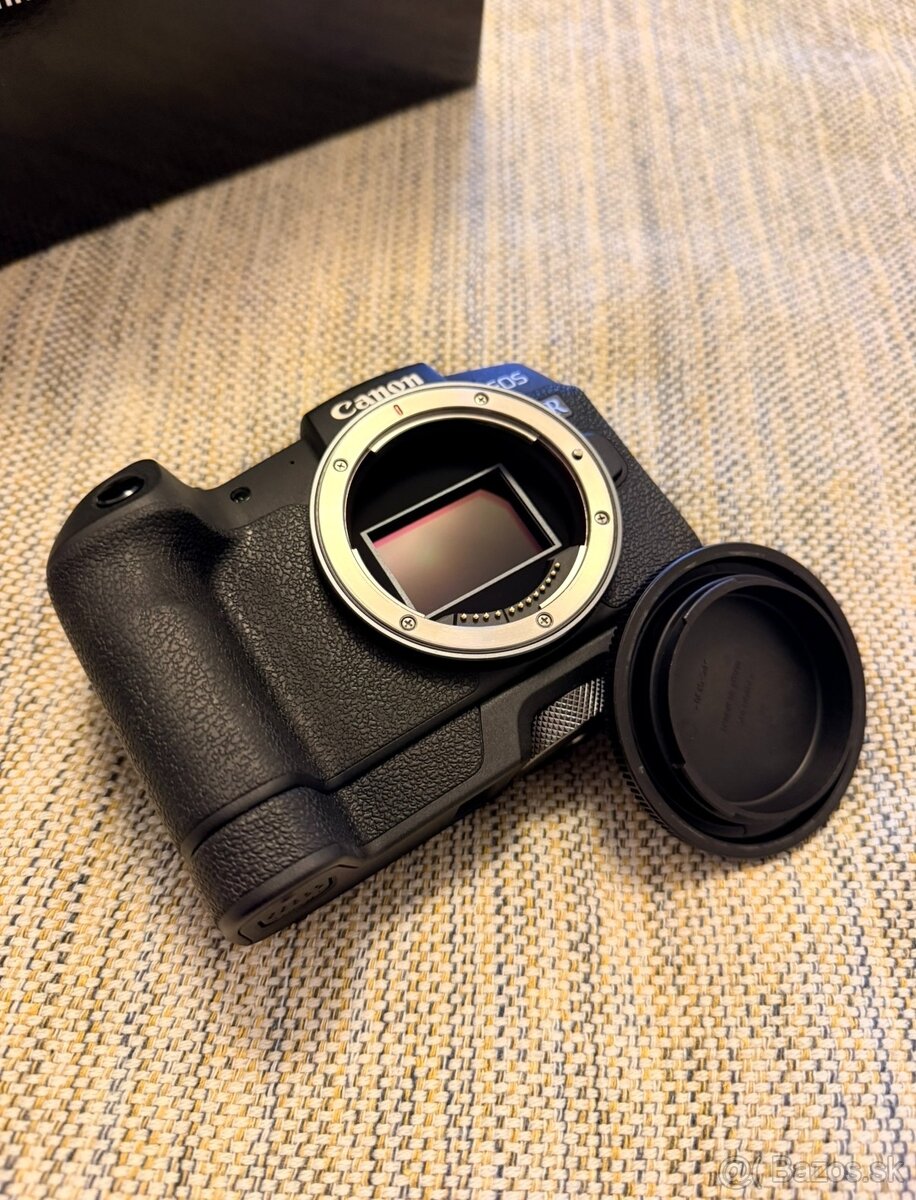 Canon EOS RP + Canon Grip EG-E1 - 6