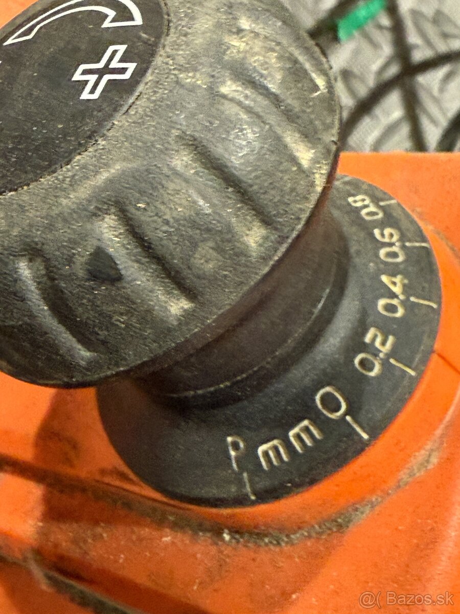 Black+Decker Elektrický hoblík KW750 - 6