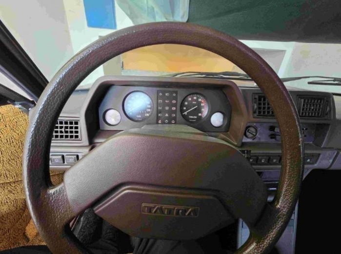Auto veterán Tatra 613-4 - 6