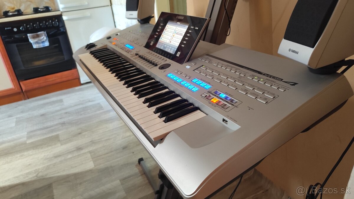 Yamaha Tyros 4 - 6