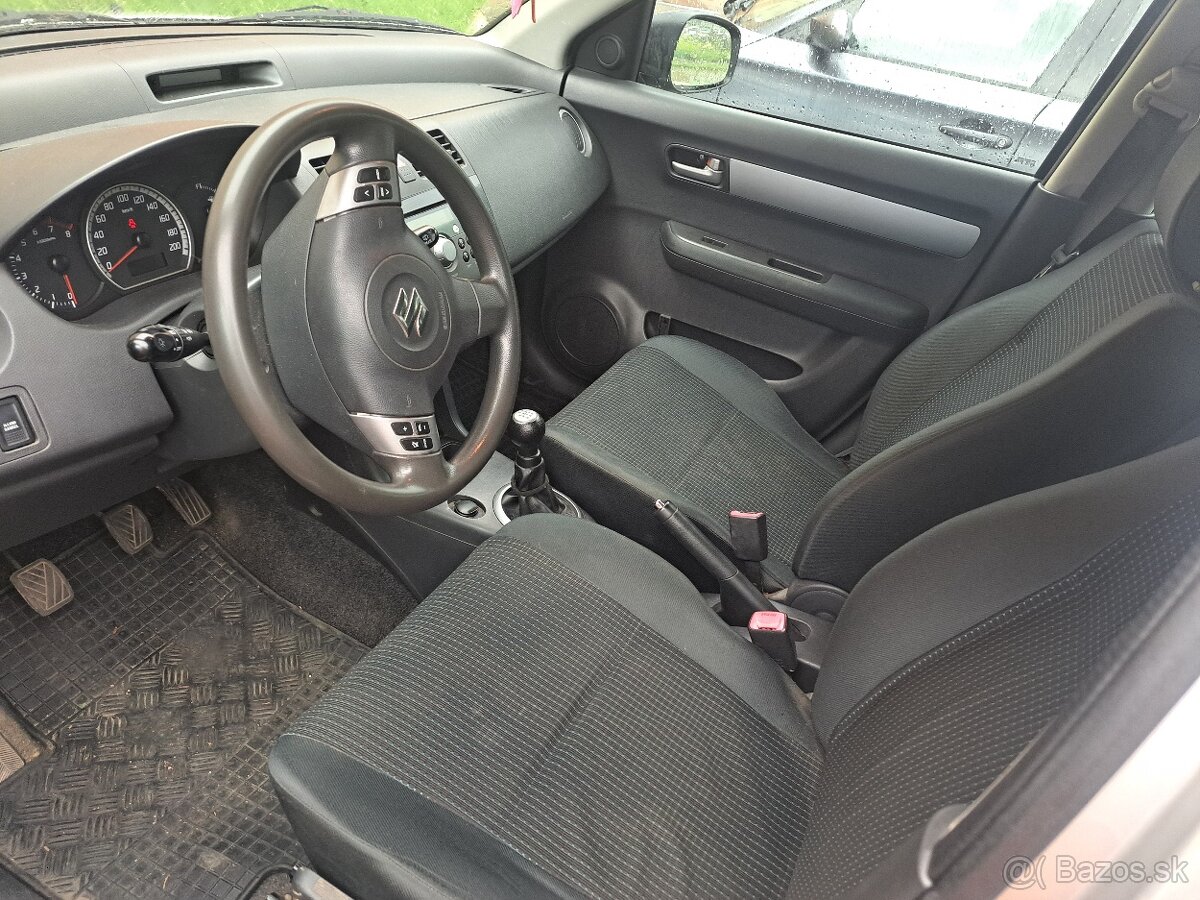 Suzuki Swift - 6