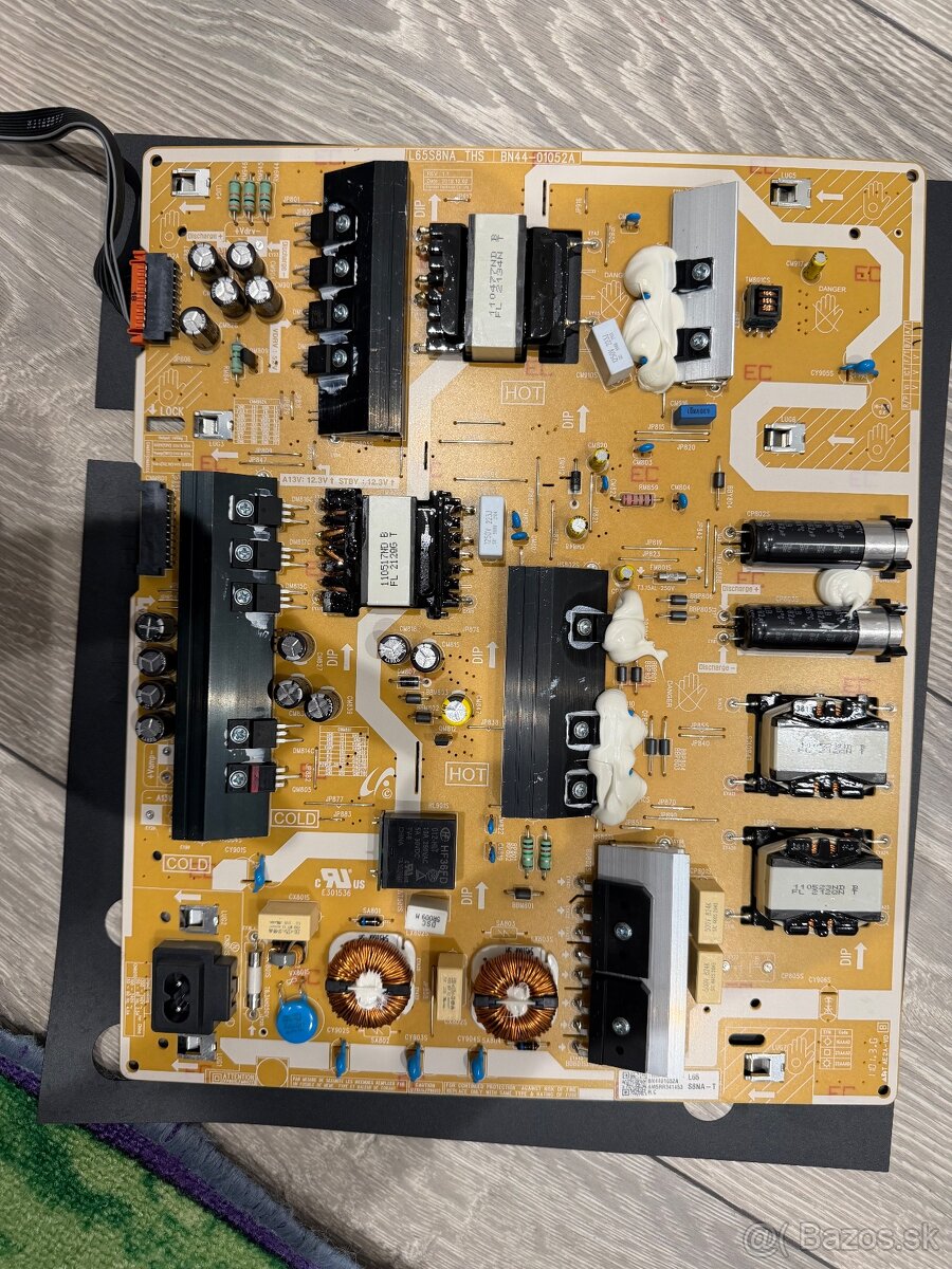 Samsung QLED 65” model QE65Q80AATXXH - 6