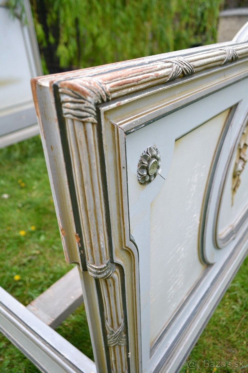 Krásna vyrezávaná posteľ - 6