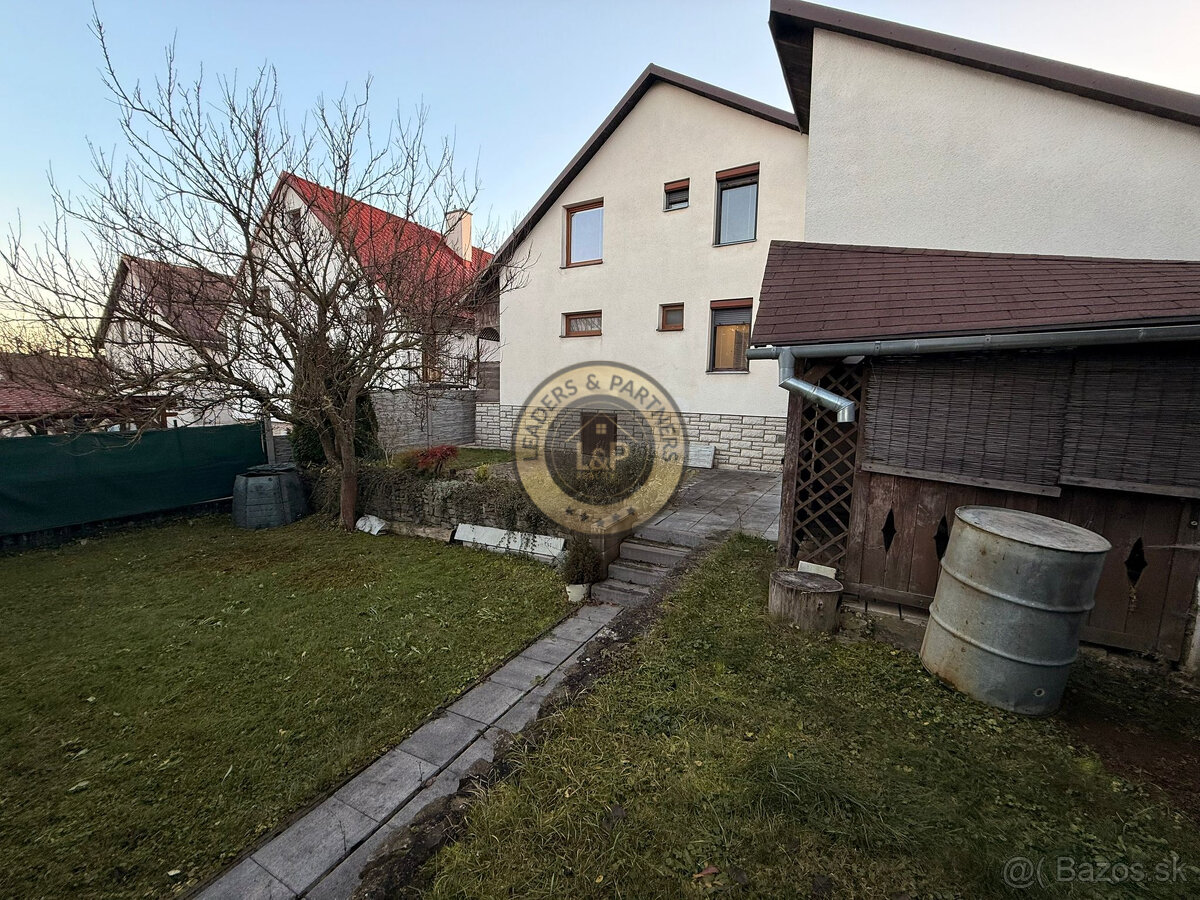 NA PREDAJ - Priestranný 6 izbový dom s garážou v Sabinove - 6