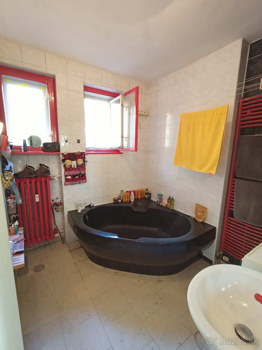 PREDÁM SLNEČNÝ BYT V CENTRE BANSKEJ BYSTRICI - 6