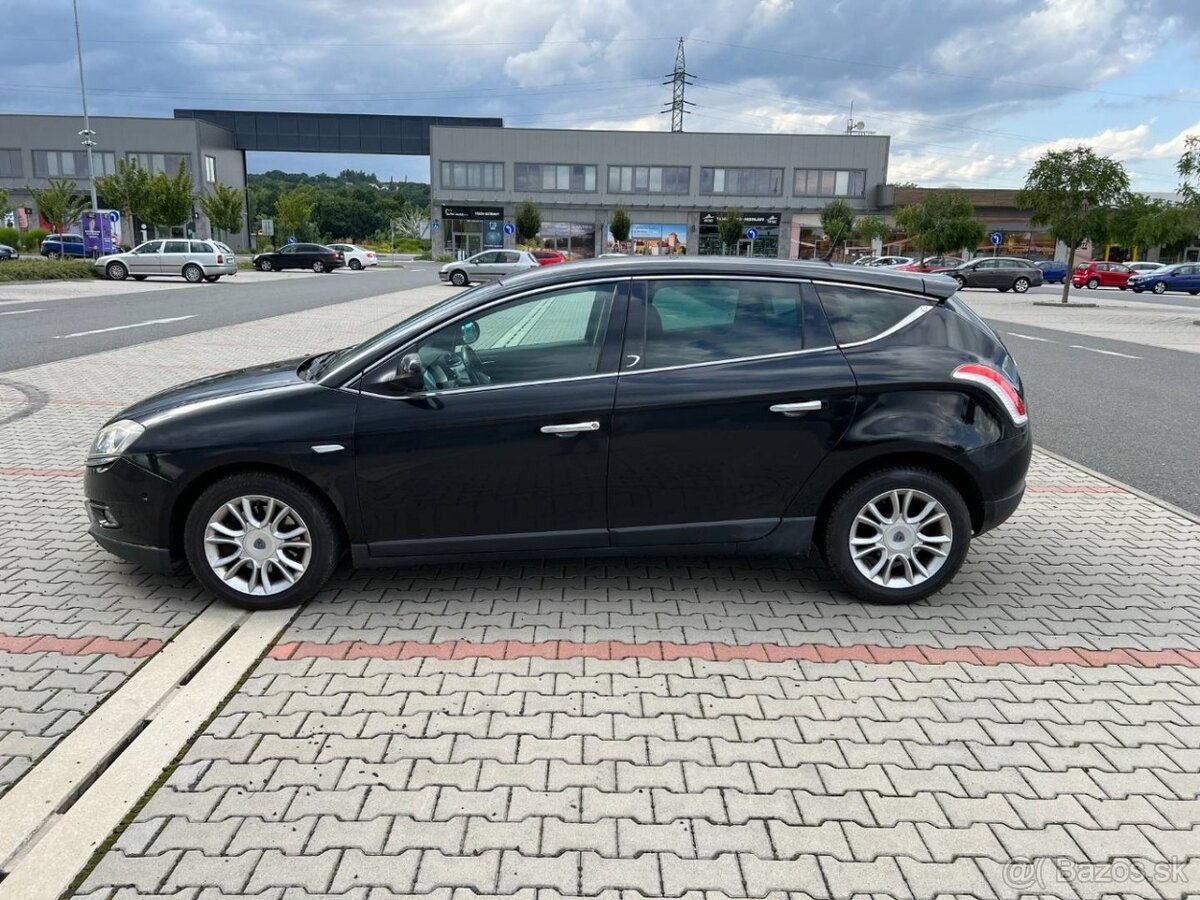 Lancia Delta 2.0 JTD 121kw 6 rychl 1. maj v ČR - 6