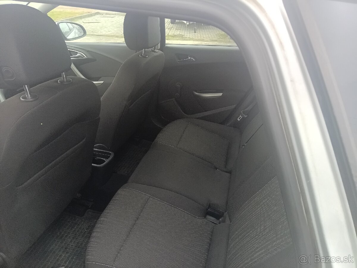 Opel Astra 1.7 CTDi 2012 - 6