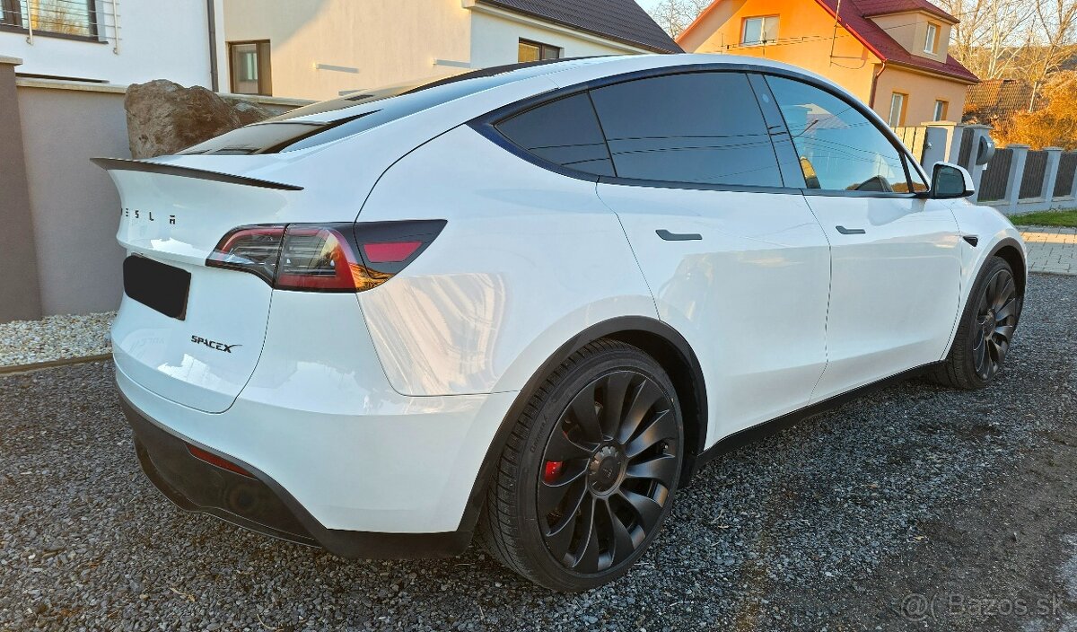 Tesla Model Y Long Range Performance Plná Záruka rv.2023 - 6