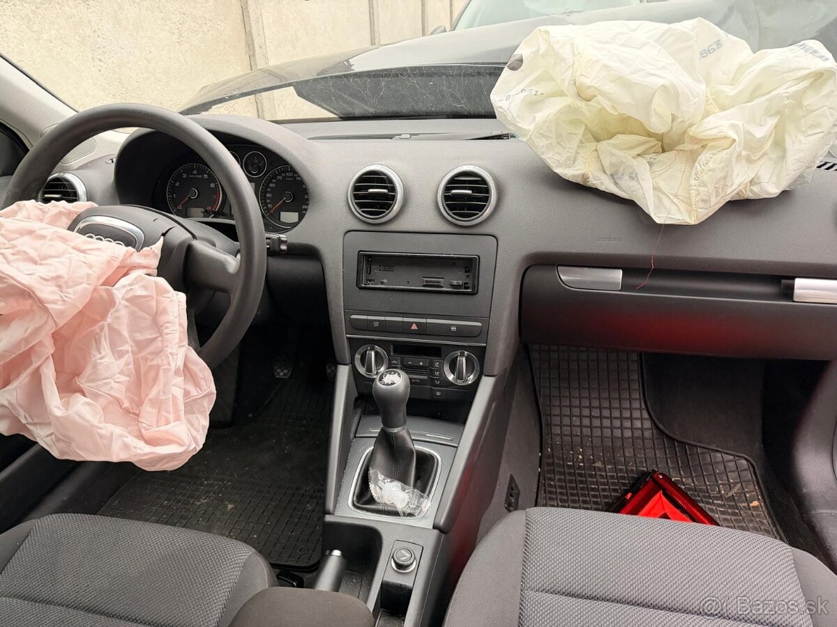 Havarované Audi A3 1,6 2010 75kW - 6