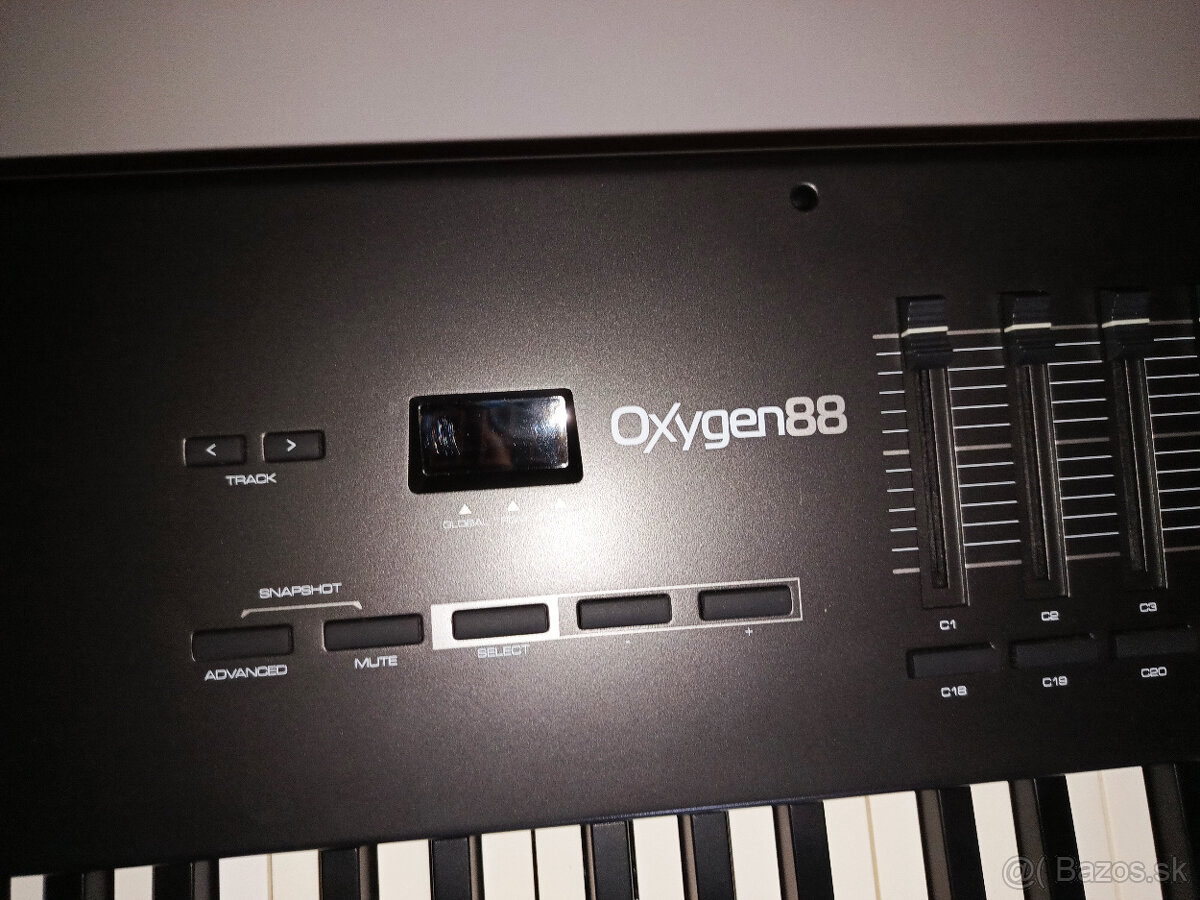 M-audio Oxygen 88 midi master keyboard - 6