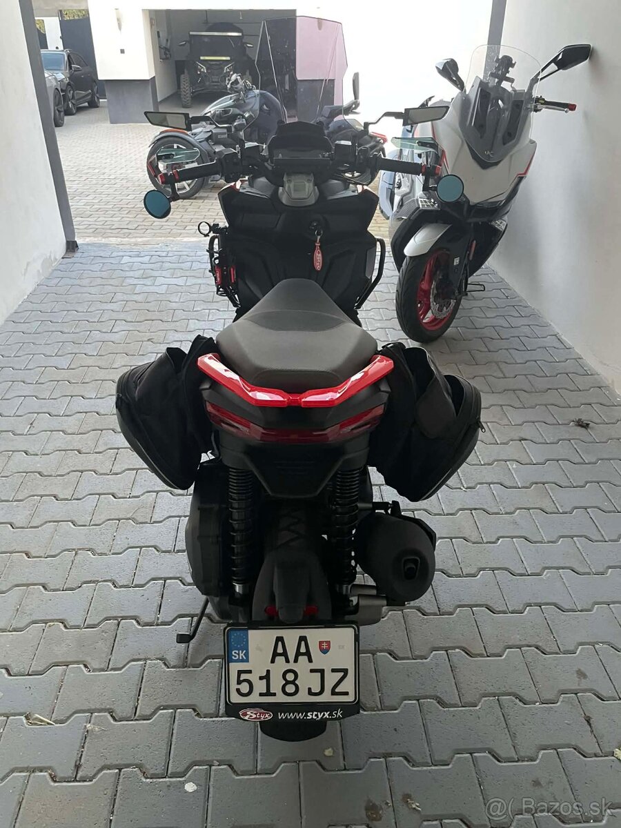 Aprilia SR GT 125 - 6