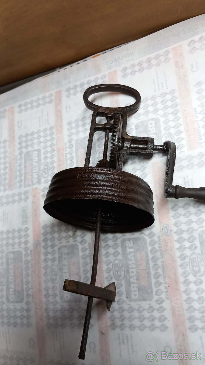 Starožitný liatinový mixér - 6