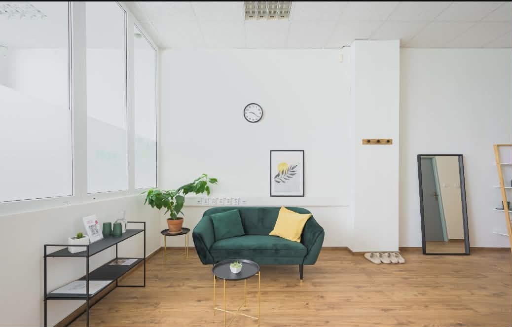 Skriňa, skrinka, gauč, paravan - 6