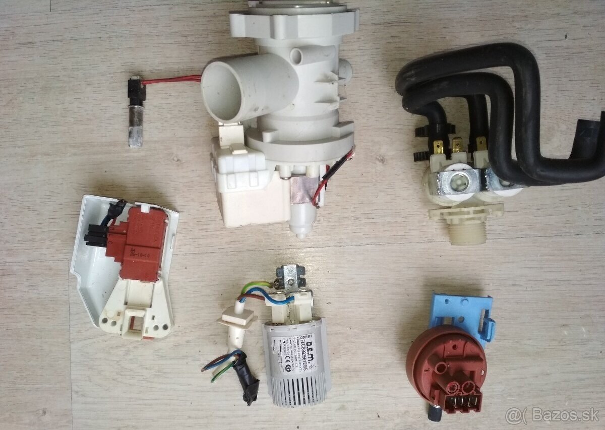 Rozpredám práčku Whirlpool AWG - 6