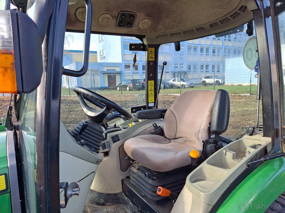 John Deere 3045R - 6