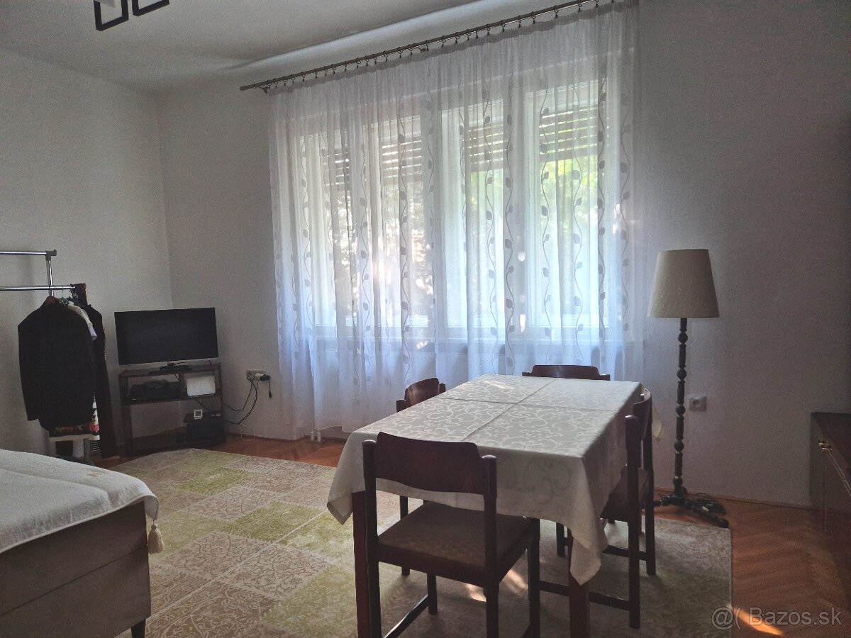 Rodinný dom na predaj v Nových Zámkoch. - 6