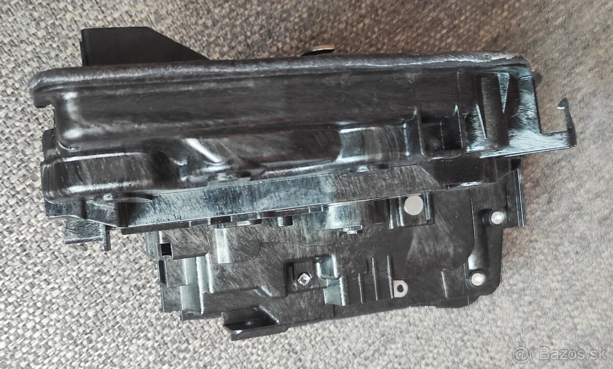 zámok ľavých predných dverí na BMW - 6