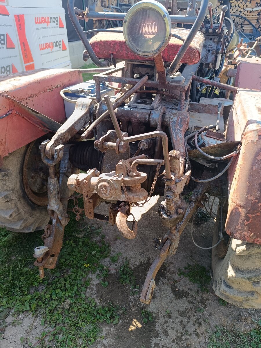 Malotraktor Tatra 805 4x4 aj s pruhmi - 6