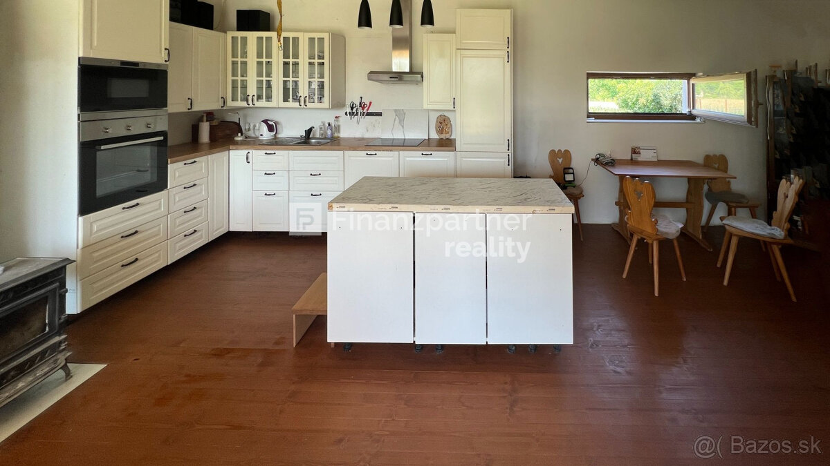 Rodinný dom s pozemkom 2 395 m², Kolárovo, Komárno - 6