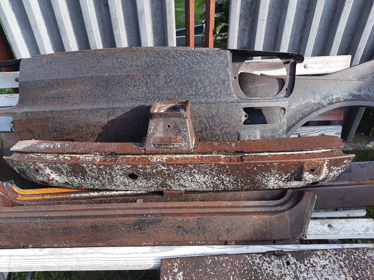 Fiat 128 SL Coupe diely Fiat 126 Maluch - 6