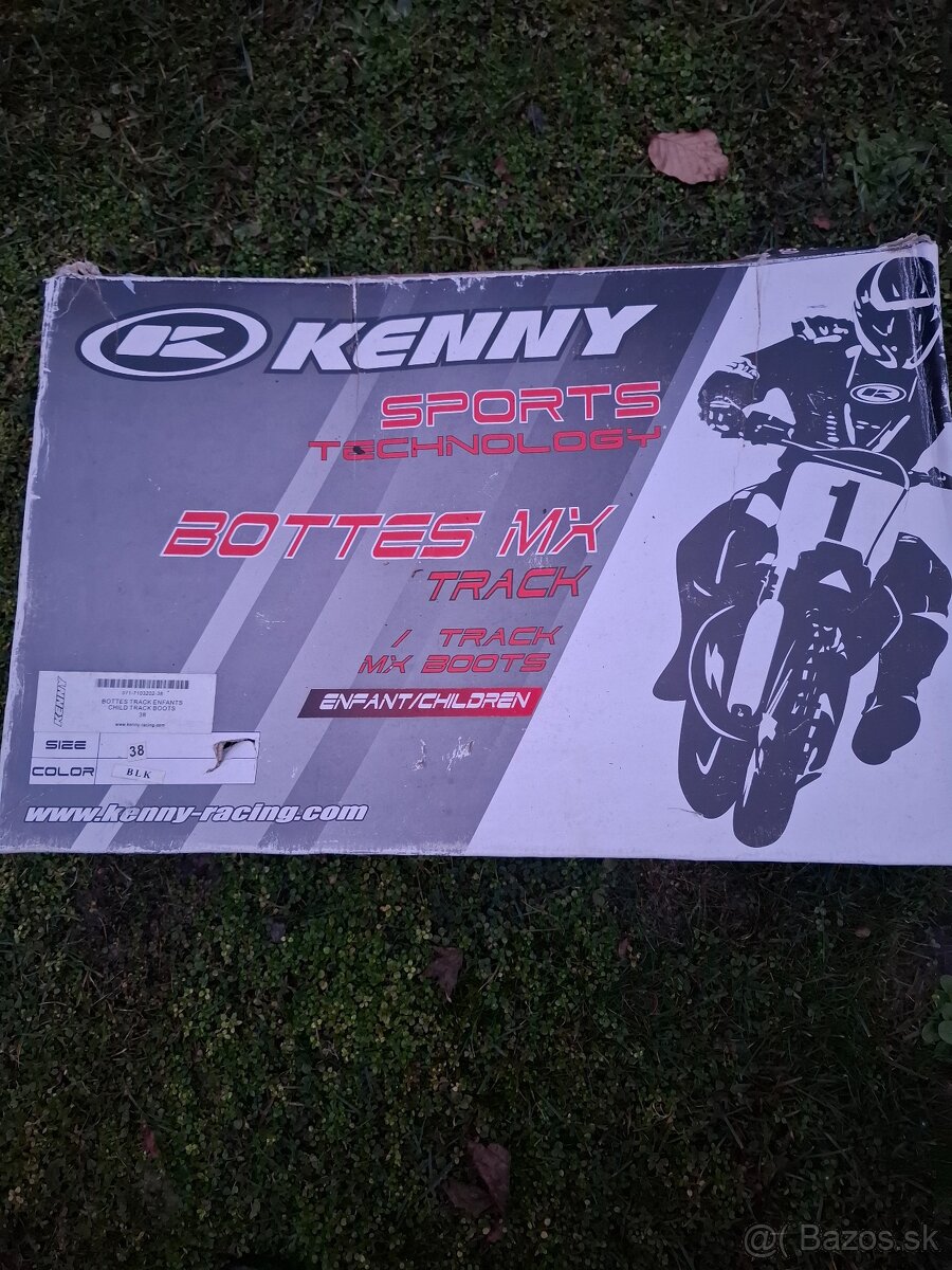 Detská prilba a čižmy - 6