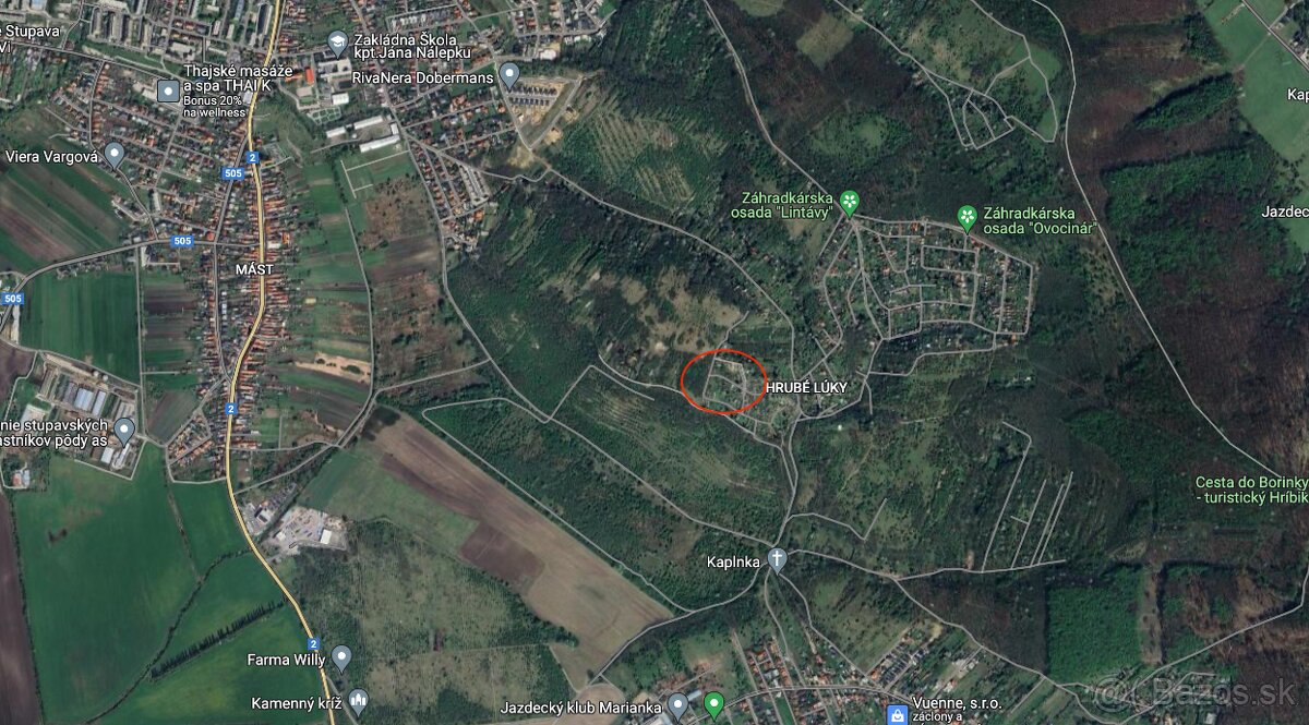 Záhrada s vybudovanou betónovou platňou na stavbu chaty - 6