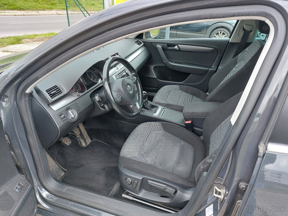Volkswagen Passat Variant 2.0 TDI BMT Highline 4MOTION - 6