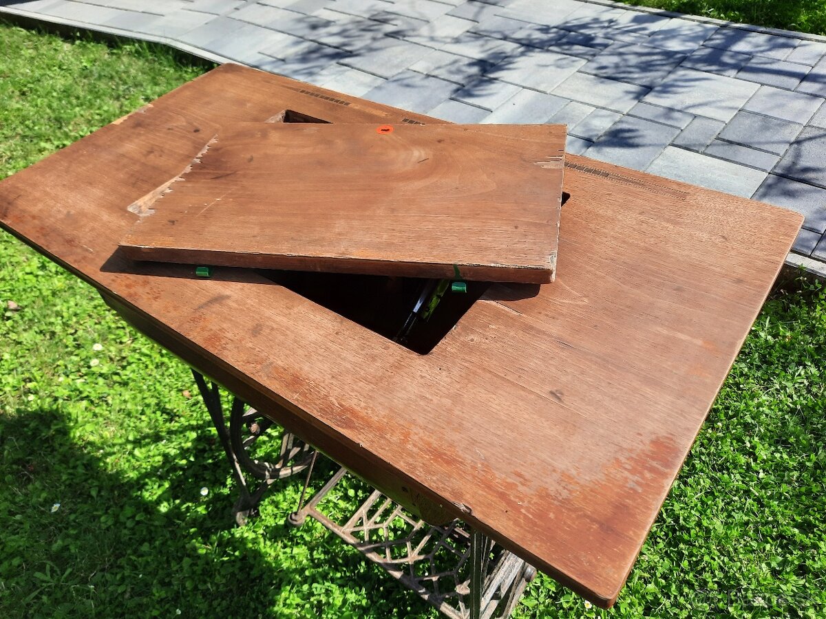 Starožitný šijací stroj - 6