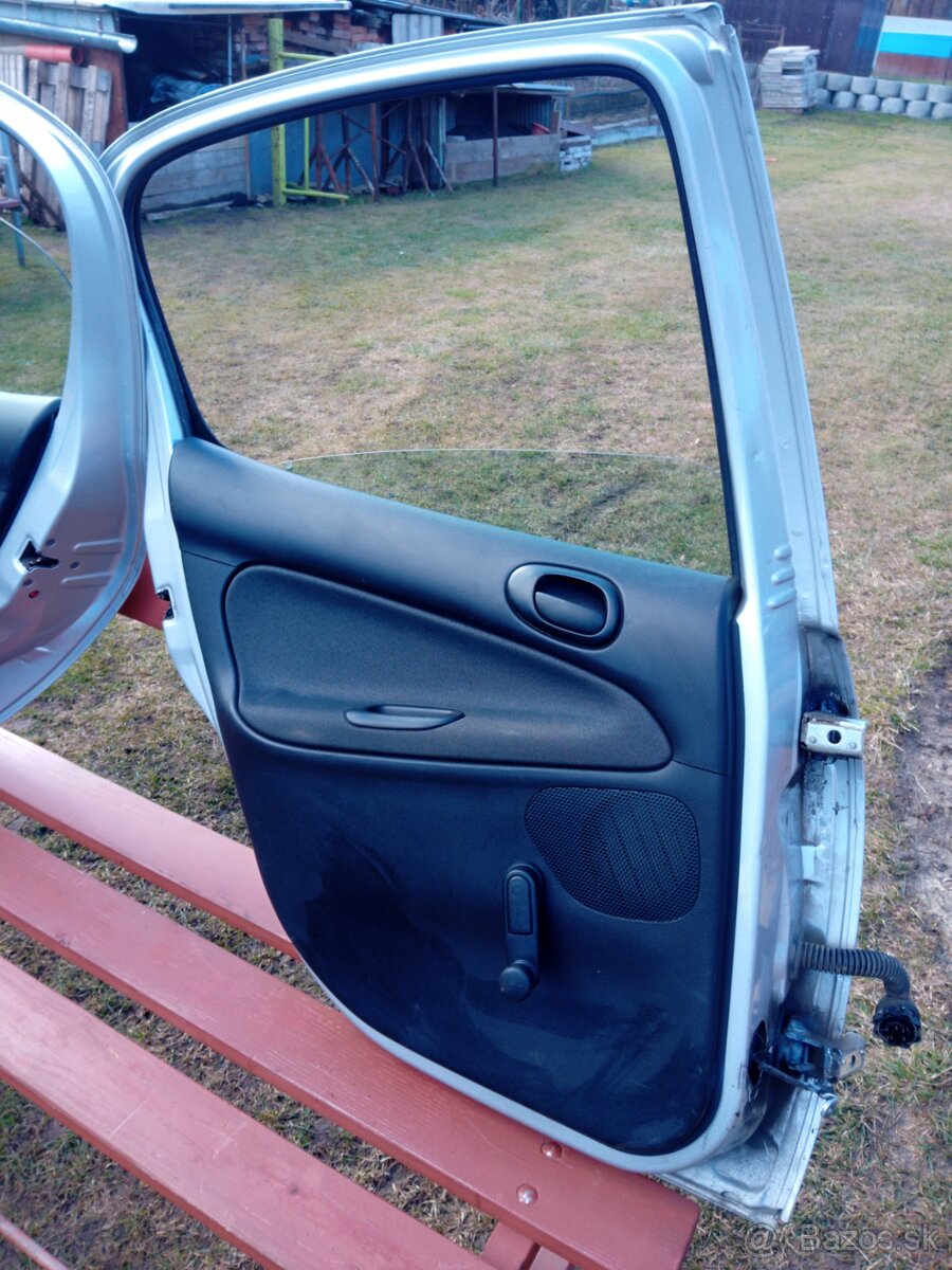 Zadne dvere peugeot 206+ - 6