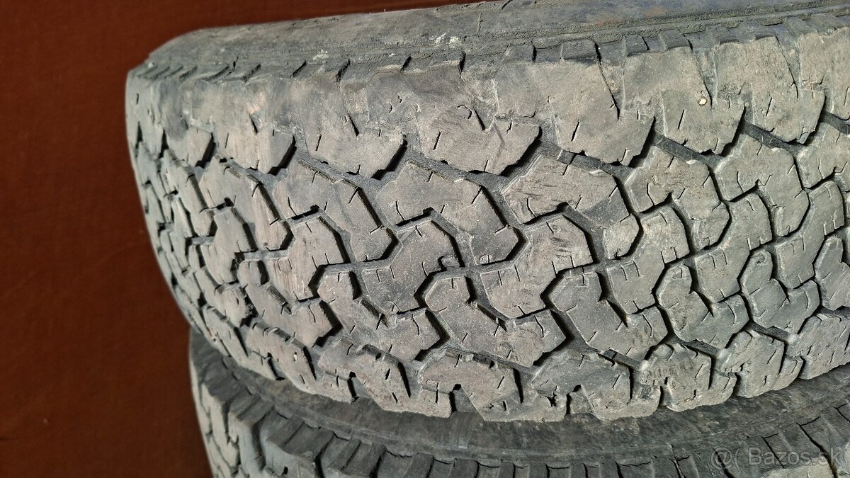 235 60 R16 offroad pneu - 6