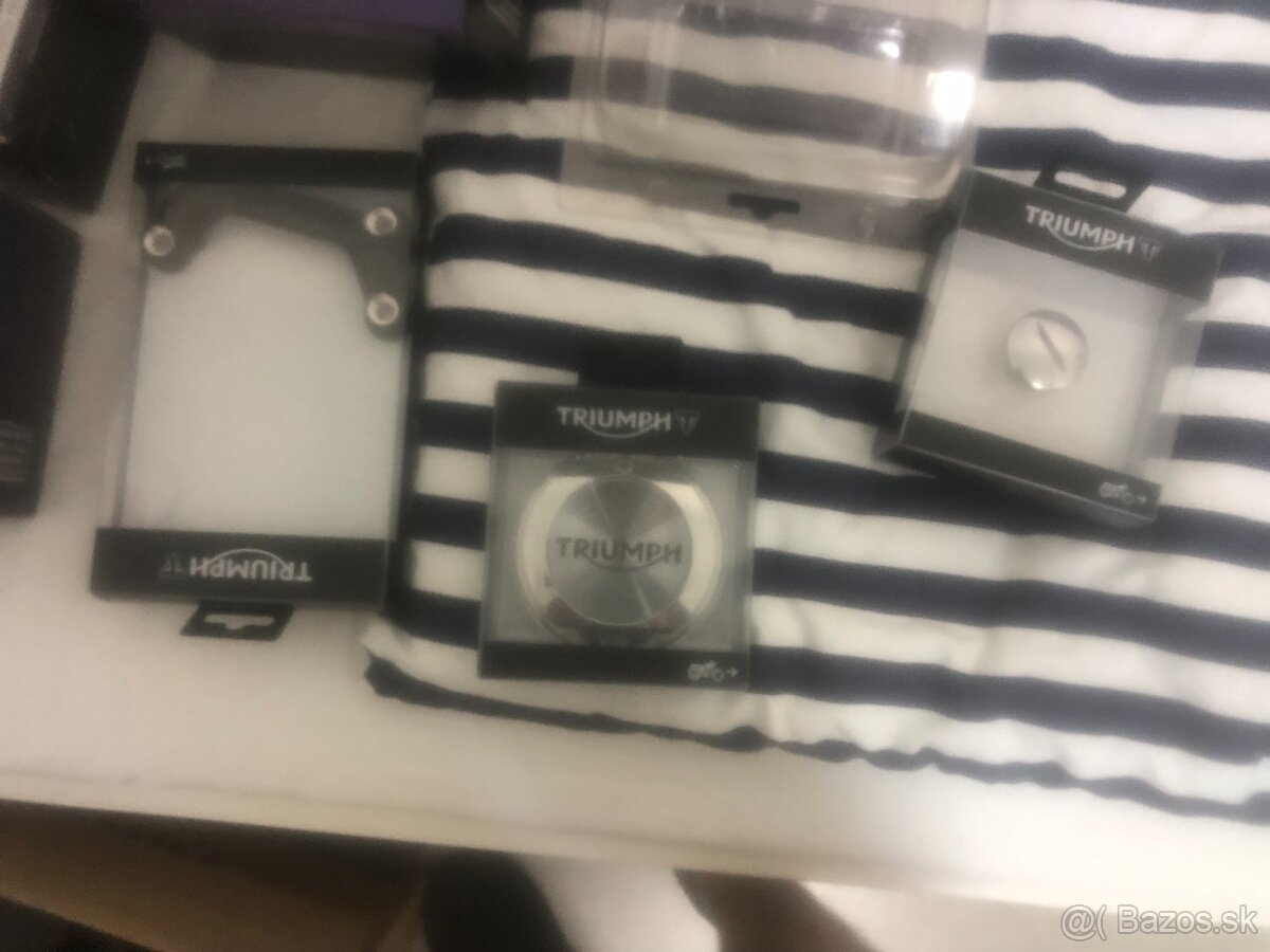 Triumph Bonneville T120 Black edition doplnky NOVE - 6