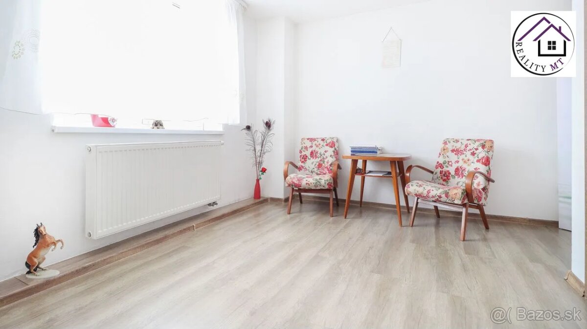 Rodinný dom s garážou a záhradným altánkom na Lipovci - 6