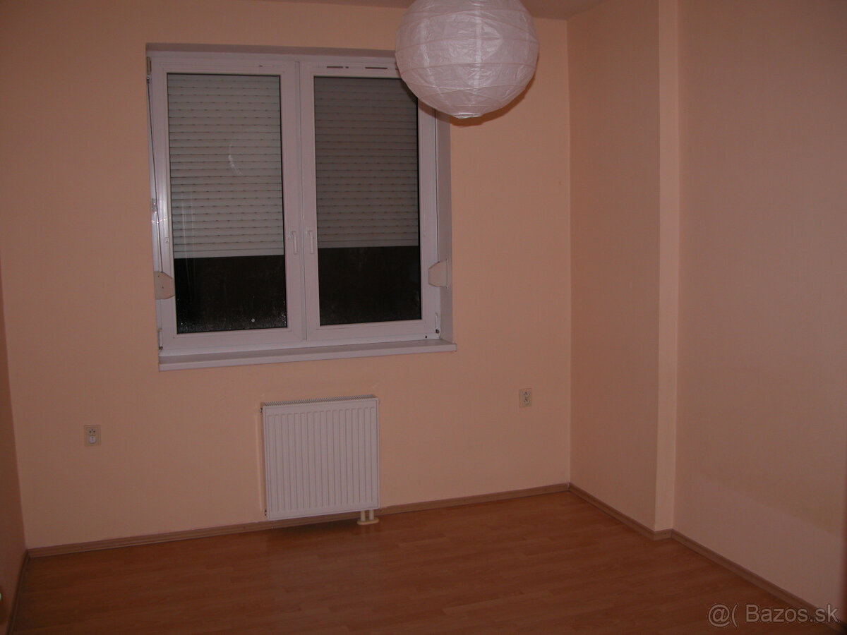 Dam do dlhodobeho prenajmu slnecny 3-izbovy byt v Skalici. - 6