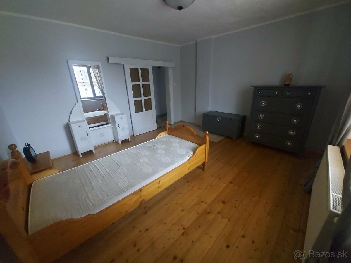 Velky vidiecky dom s pozemkom 1200m - 6