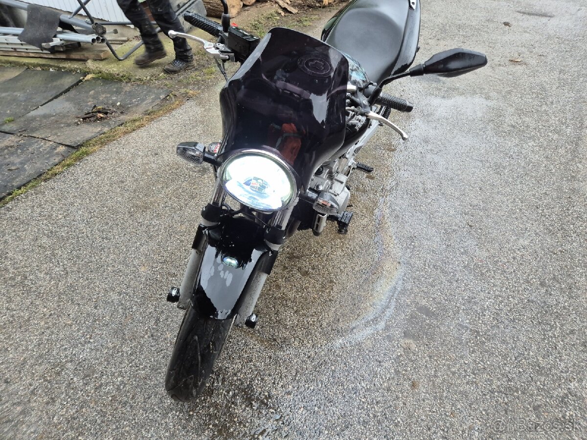 Honda hornet 600 - 6