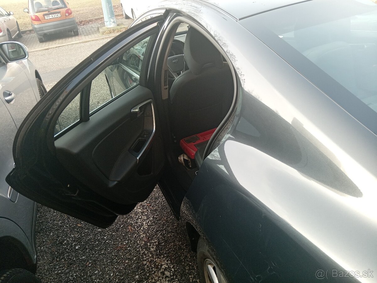 Predám Volvo S 60 - 6