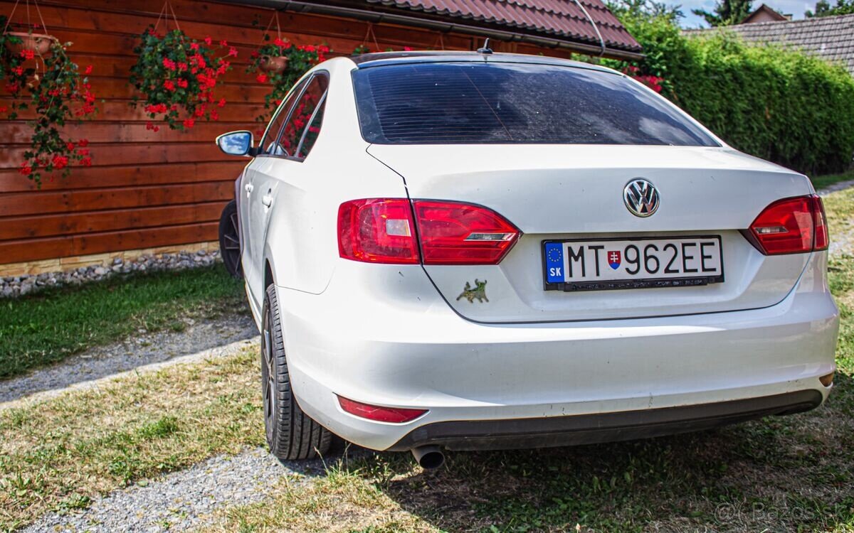 Volkswagen Jetta 1.6 TDI Comfortline - 6