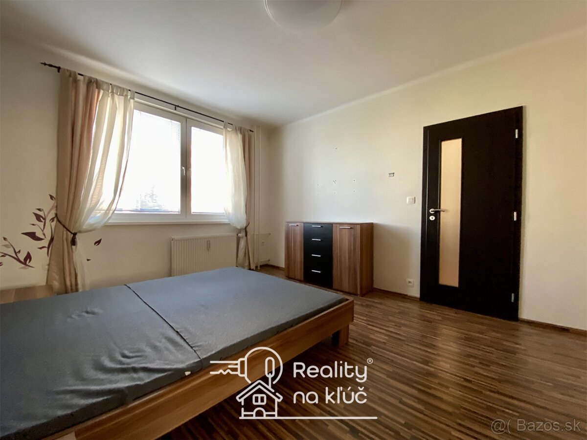 Na prenájom zrekonštruovaný, zariadený 1-izbový byt v NZ - 6